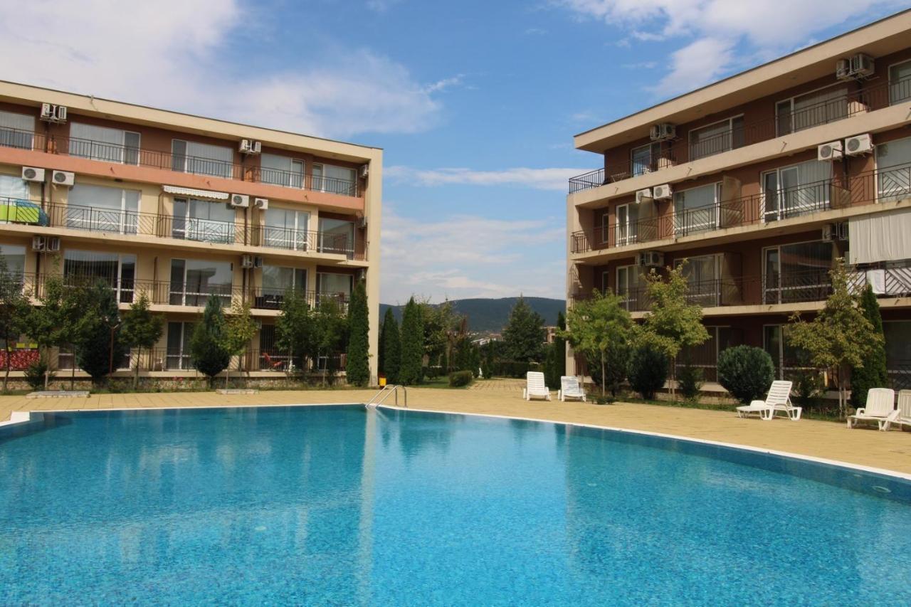 Holiday-Orchid Menada Apartments Napospart Szoba fotó